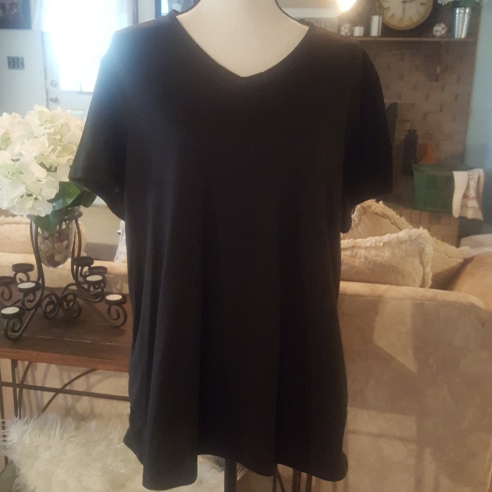 Danskin now loose fit black short sleeve t-shirt